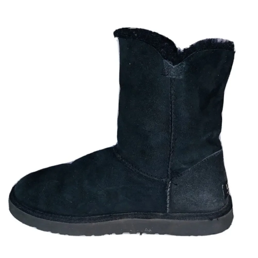 UGG Bailey Button black boots size 7